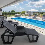 Stunning In * Žminj