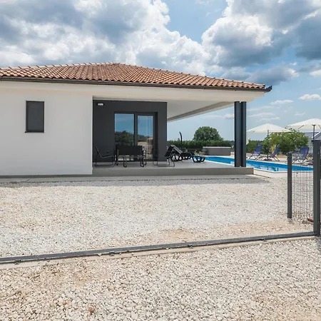 Gorgeous In Сasa de vacaciones Žminj