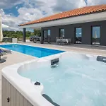 Stunning In * Žminj