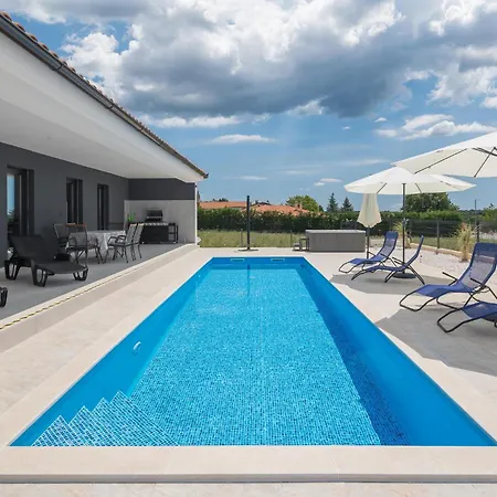 Gorgeous In * Žminj